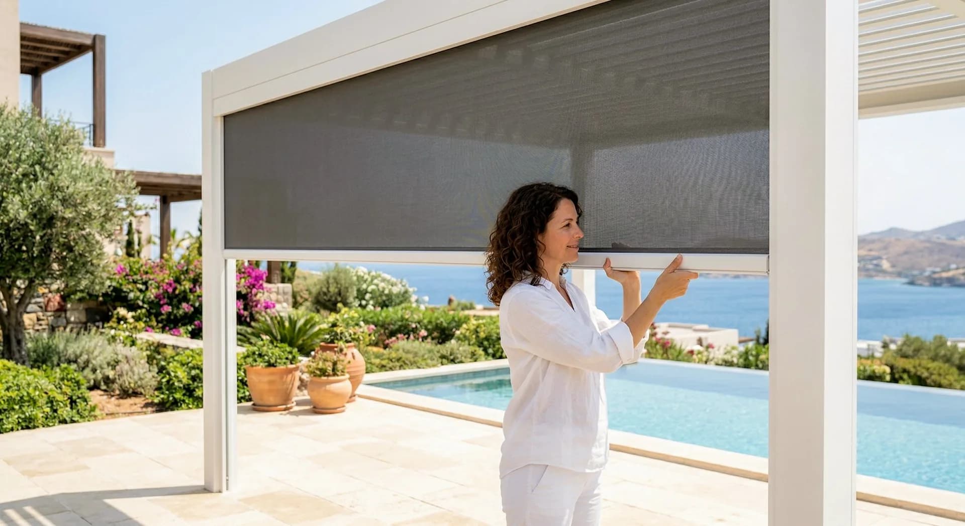 Luxa 100M Zip Screen with Manual Control - 2