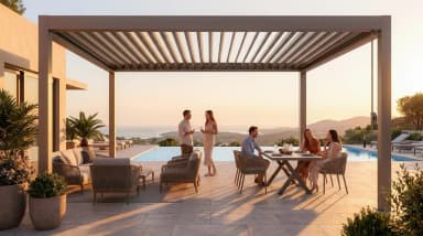 Luxa 500M manuelles Lamellendach auf einer Wohnterrasse mit Essmöbeln