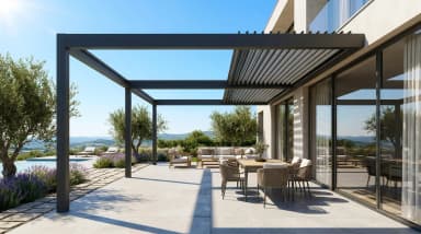 Luxa 800 aufschiebbares Dachsystem — große wandmontierte Struktur an toskanischer Villa mit Pool und Olivenbäumen