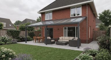 Luxa WG Flachdach-Veranda mit Glasplatten über einem großen Außenwohn- und Essbereich