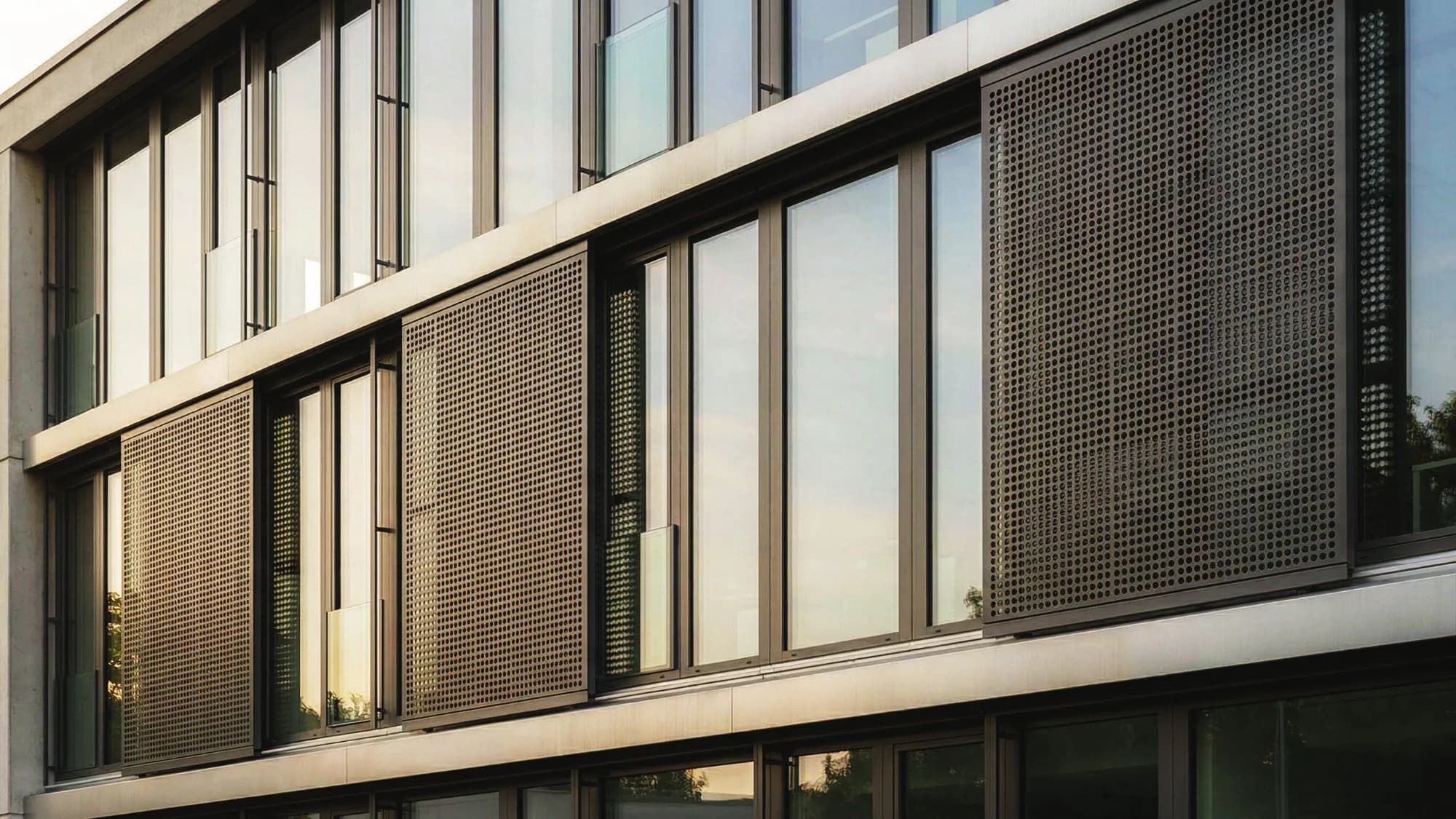 Fire Safety for Outdoor Structures: Ratings, Clearances and Regulations - Leitfaden